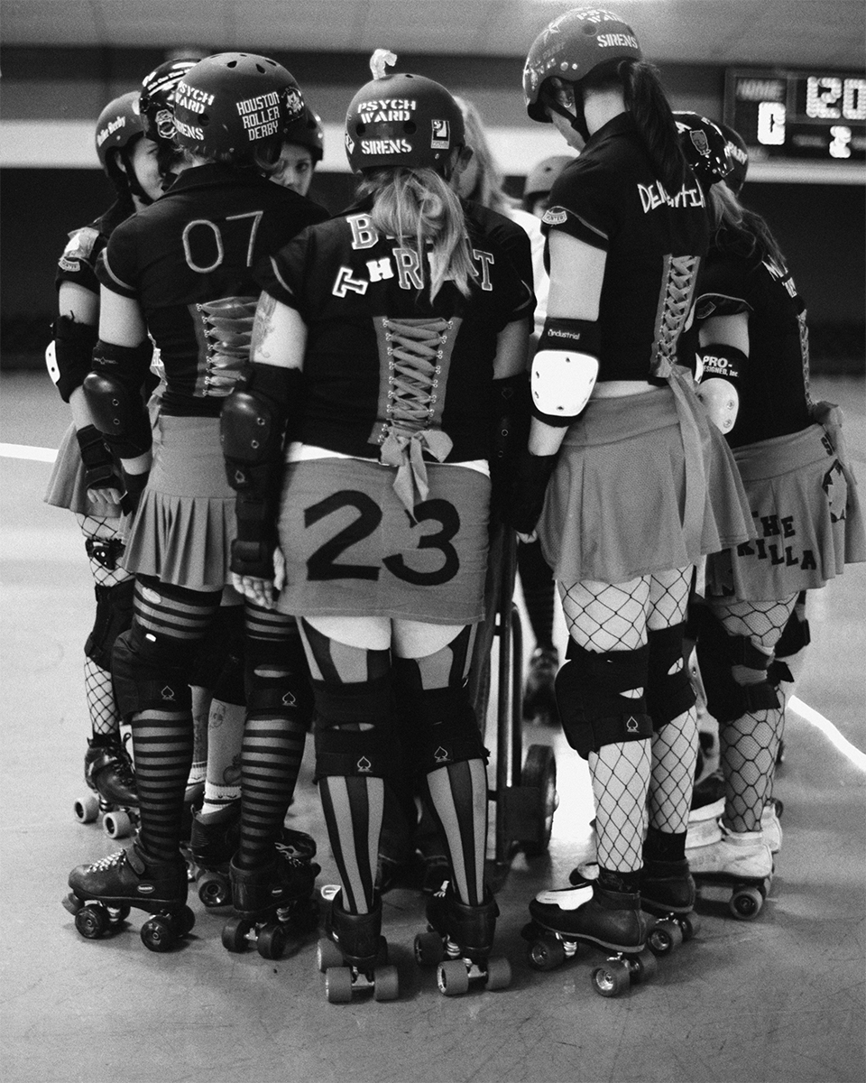 09_Huddled Sirens 2006